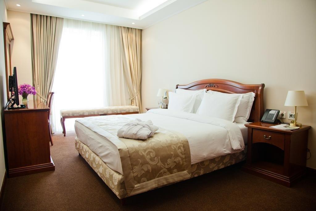 Caspian Riviera Grand Palace Hotel 악타우 외부 사진