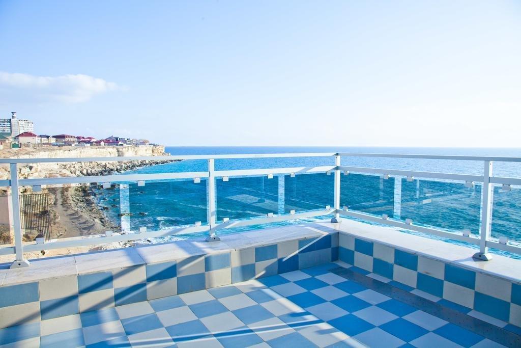 Caspian Riviera Grand Palace Hotel 악타우 외부 사진 The sea view from the terrace of the museum