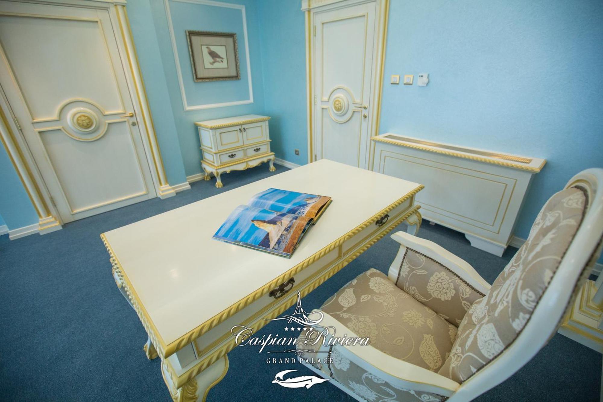 Caspian Riviera Grand Palace Hotel 악타우 외부 사진 Office of the President of the University