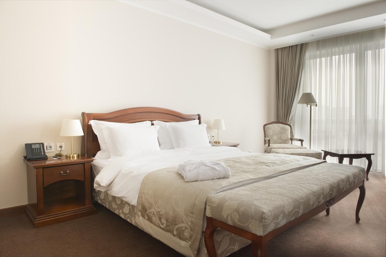 Caspian Riviera Grand Palace Hotel 악타우 외부 사진