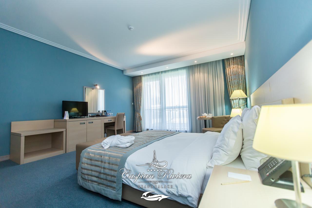 Caspian Riviera Grand Palace Hotel 악타우 외부 사진 A room at the hotel